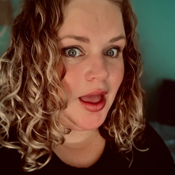 Meet your Posher, Alanna - Picture 1 of 1